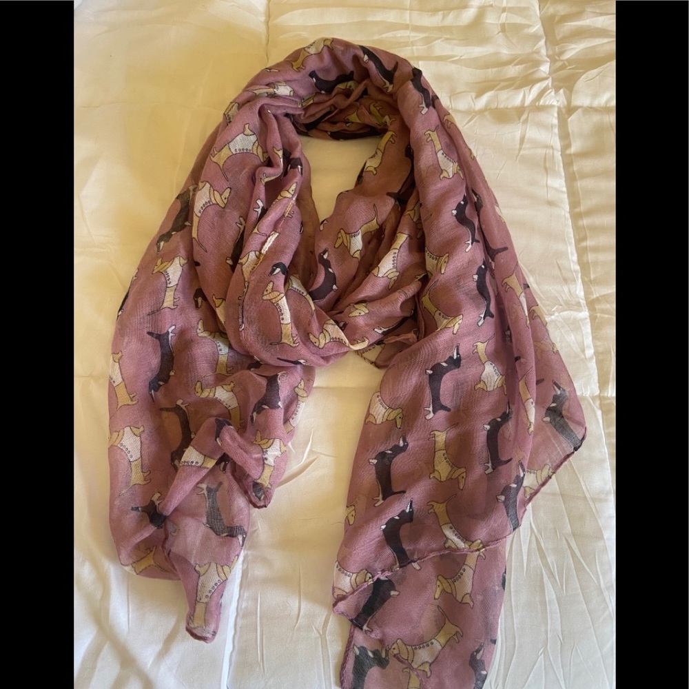 Super cute scarf!